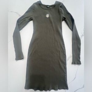 Wild Fable long-sleeve bodycon dress is made of a ribbed olive green cotton S